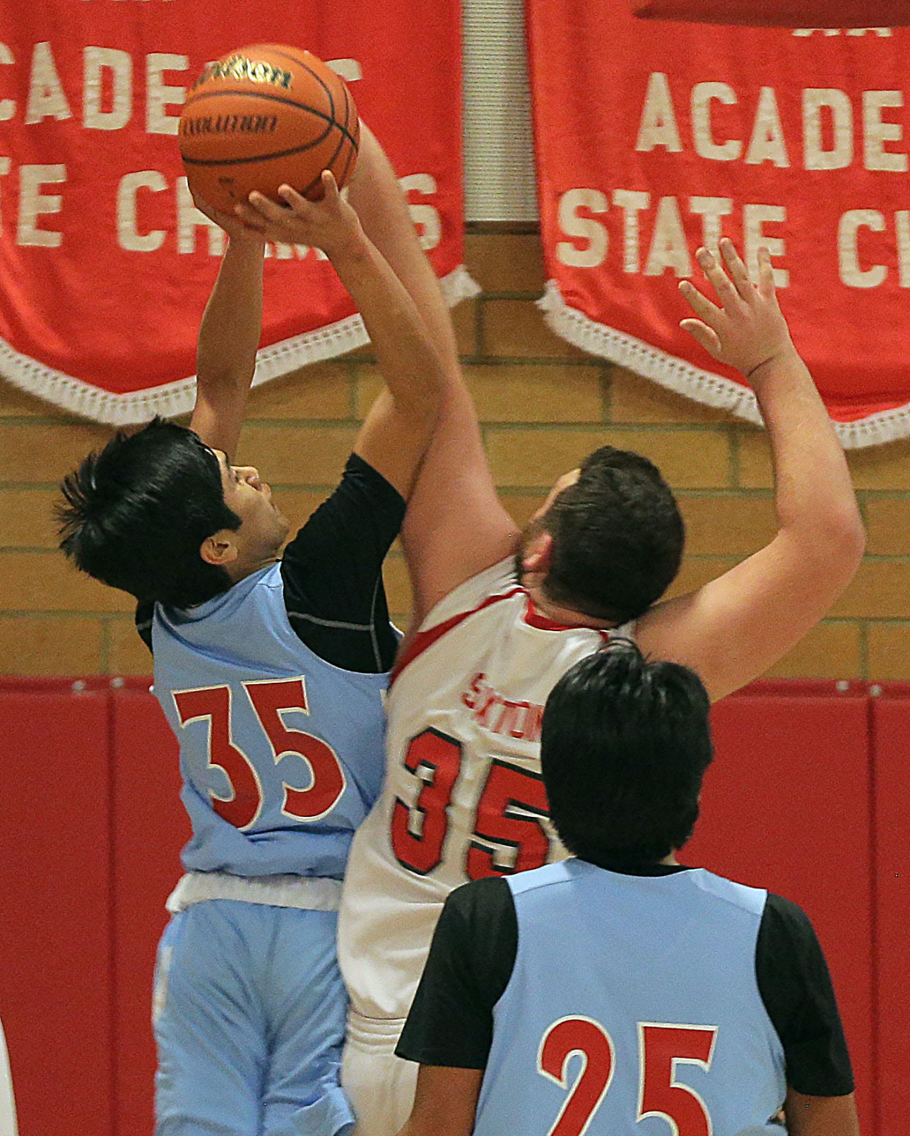 Owyhee at Carlin Boys Basketball (10).jpg